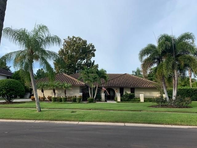 Recently Sold: $1,400,000 (3 beds, 2 baths, 2472 Square Feet)