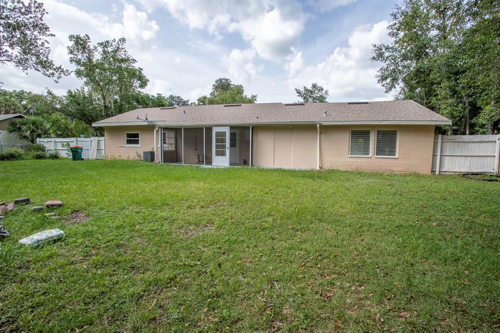 Recently Sold: $289,900 (4 beds, 2 baths, 1370 Square Feet)