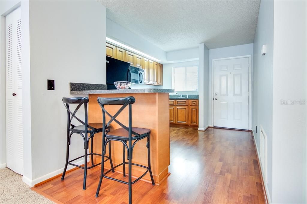 Recently Sold: $86,000 (2 beds, 1 baths, 888 Square Feet)
