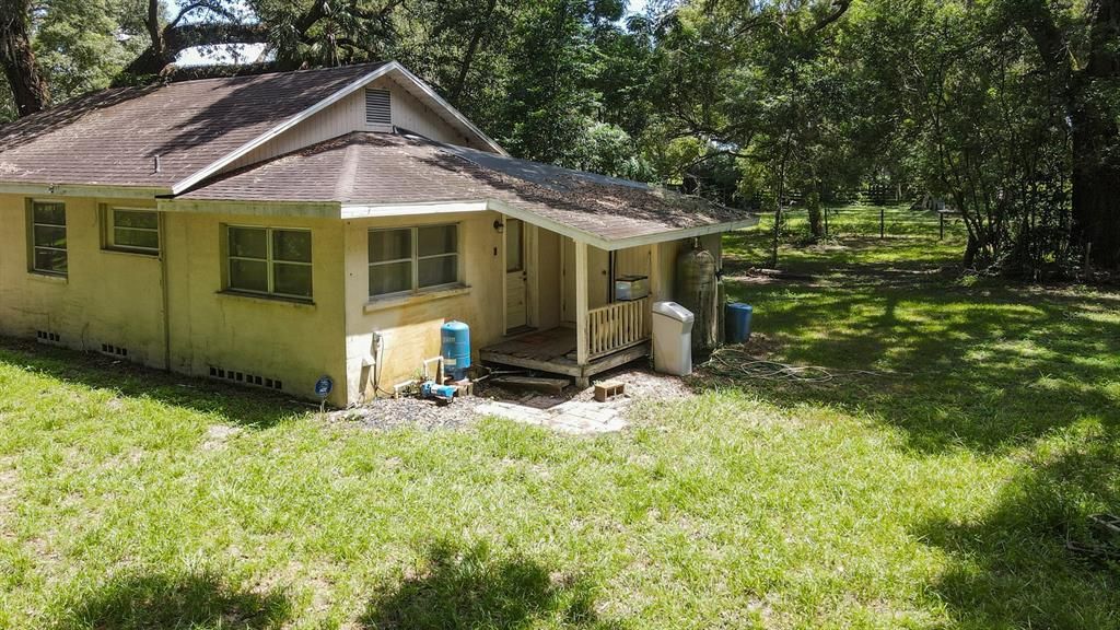 Recently Sold: $159,000 (3 beds, 1 baths, 1170 Square Feet)