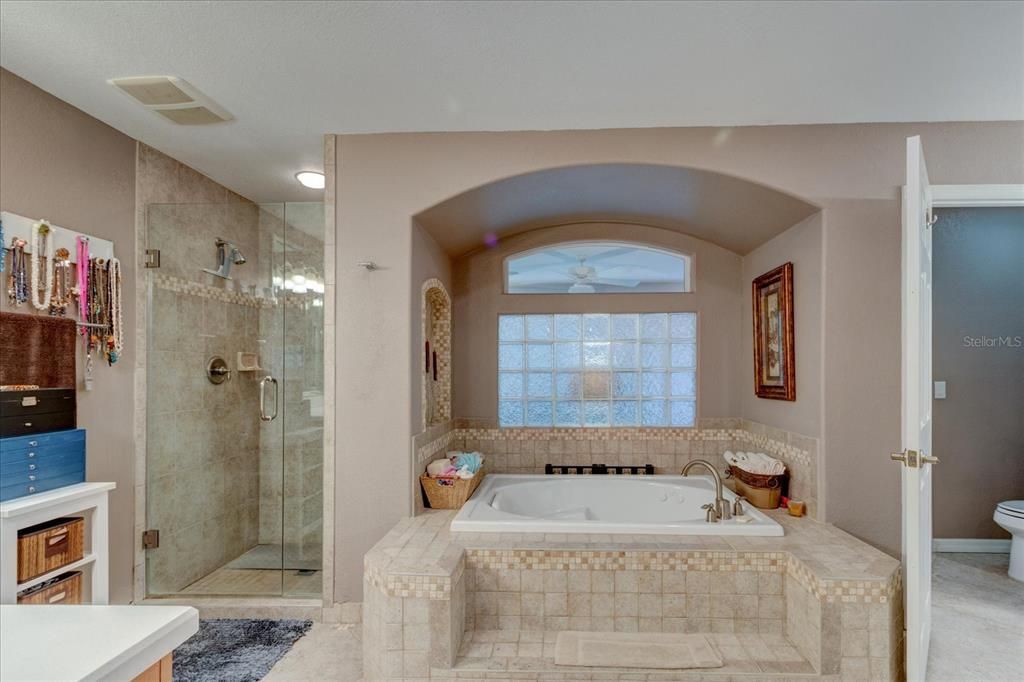 Недавно продано: $699,999 (5 спален, 3 ванн, 3500 Квадратных фут)