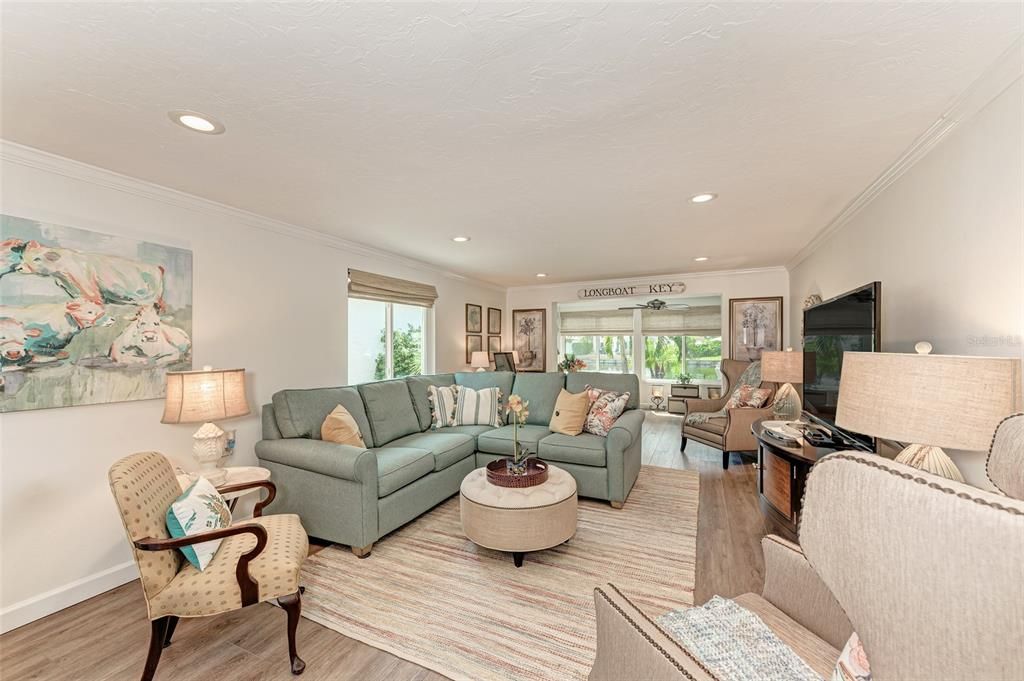 Recently Sold: $685,000 (2 beds, 2 baths, 1472 Square Feet)