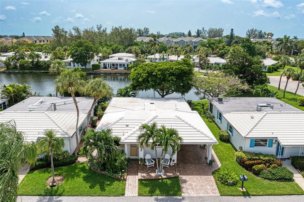 Recently Sold: $685,000 (2 beds, 2 baths, 1472 Square Feet)