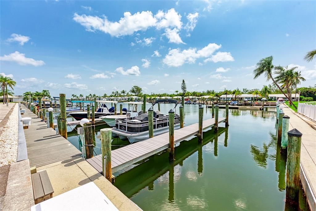 Recently Sold: $685,000 (2 beds, 2 baths, 1472 Square Feet)