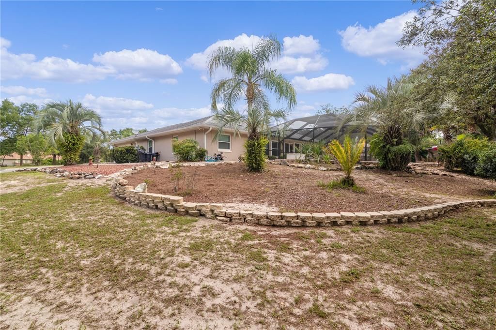 Recently Sold: $479,000 (3 beds, 2 baths, 2307 Square Feet)
