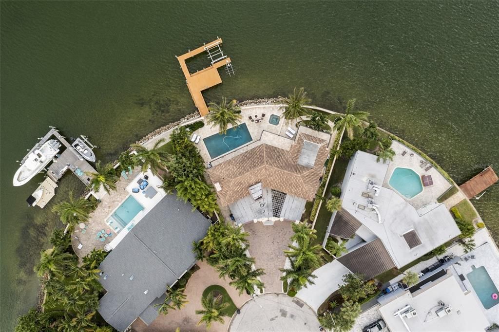 Recently Sold: $2,600,000 (5 beds, 4 baths, 4004 Square Feet)