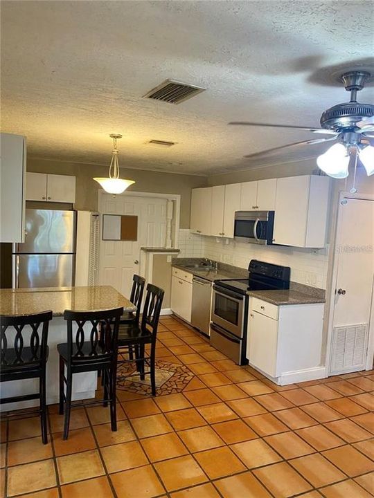 Recently Sold: $249,900 (0 beds, 0 baths, 1593 Square Feet)