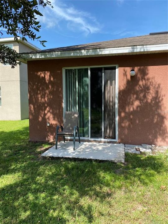 Recently Rented: $1,800 (4 beds, 2 baths, 1976 Square Feet)
