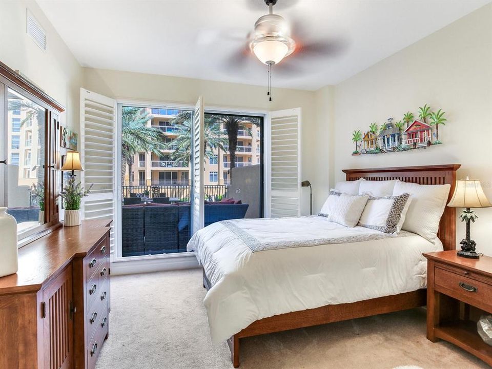 Recently Sold: $895,000 (2 beds, 2 baths, 1547 Square Feet)