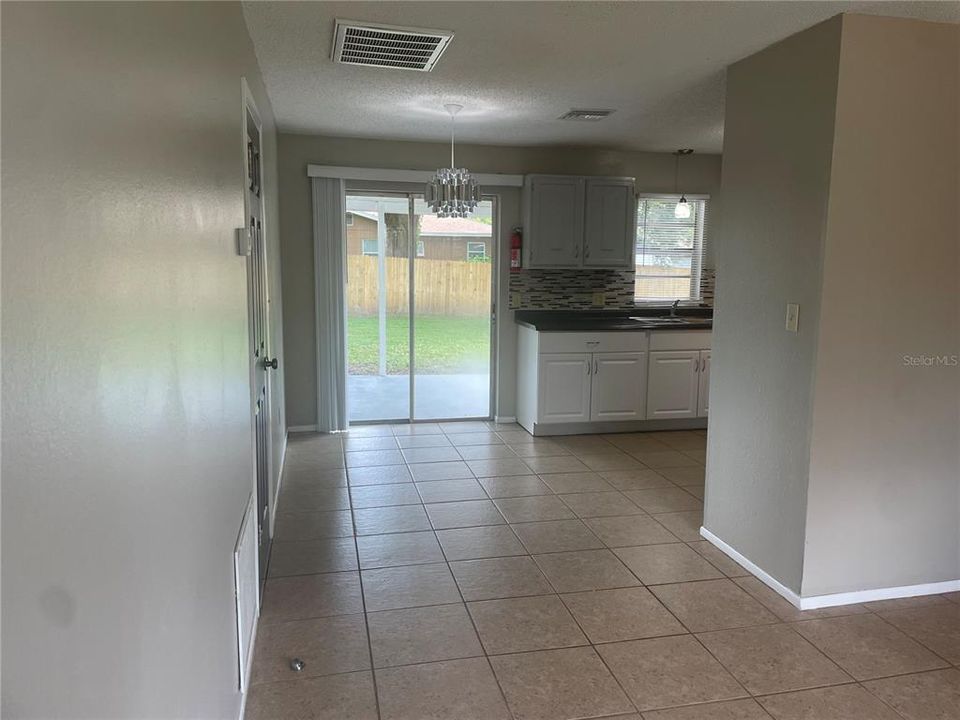 Recently Sold: $165,000 (3 beds, 1 baths, 1118 Square Feet)