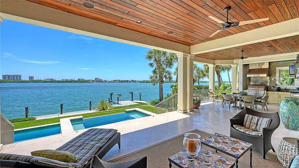 Recently Sold: $6,500,000 (4 beds, 4 baths, 4215 Square Feet)
