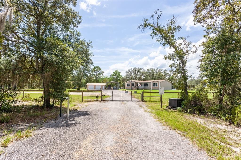 Recently Sold: $240,000 (3 beds, 2 baths, 1800 Square Feet)