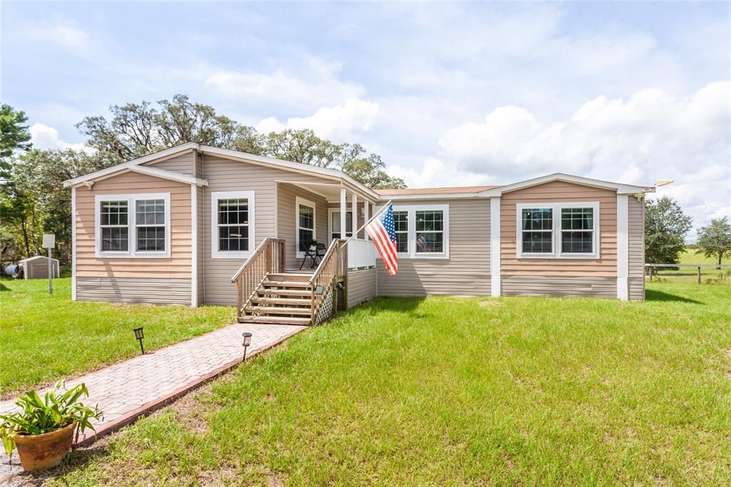 Recently Sold: $240,000 (3 beds, 2 baths, 1800 Square Feet)