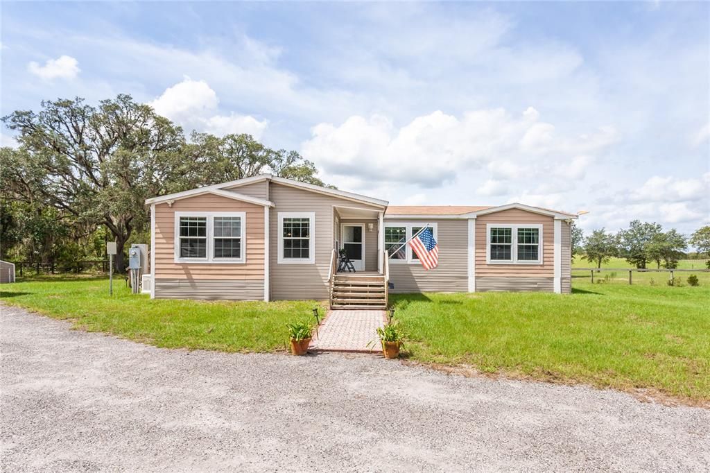 Recently Sold: $240,000 (3 beds, 2 baths, 1800 Square Feet)