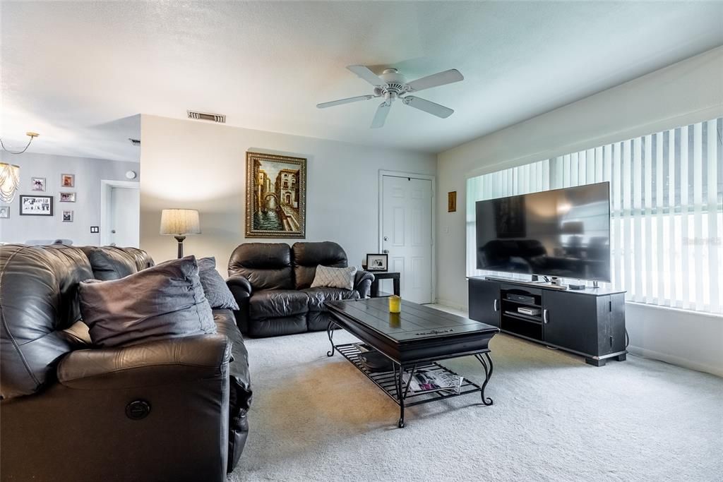 Recently Sold: $349,000 (2 beds, 2 baths, 1263 Square Feet)