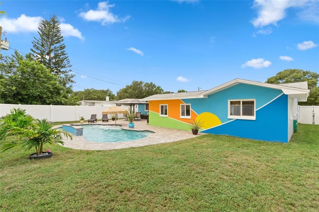 Recently Sold: $689,000 (3 beds, 2 baths, 1674 Square Feet)