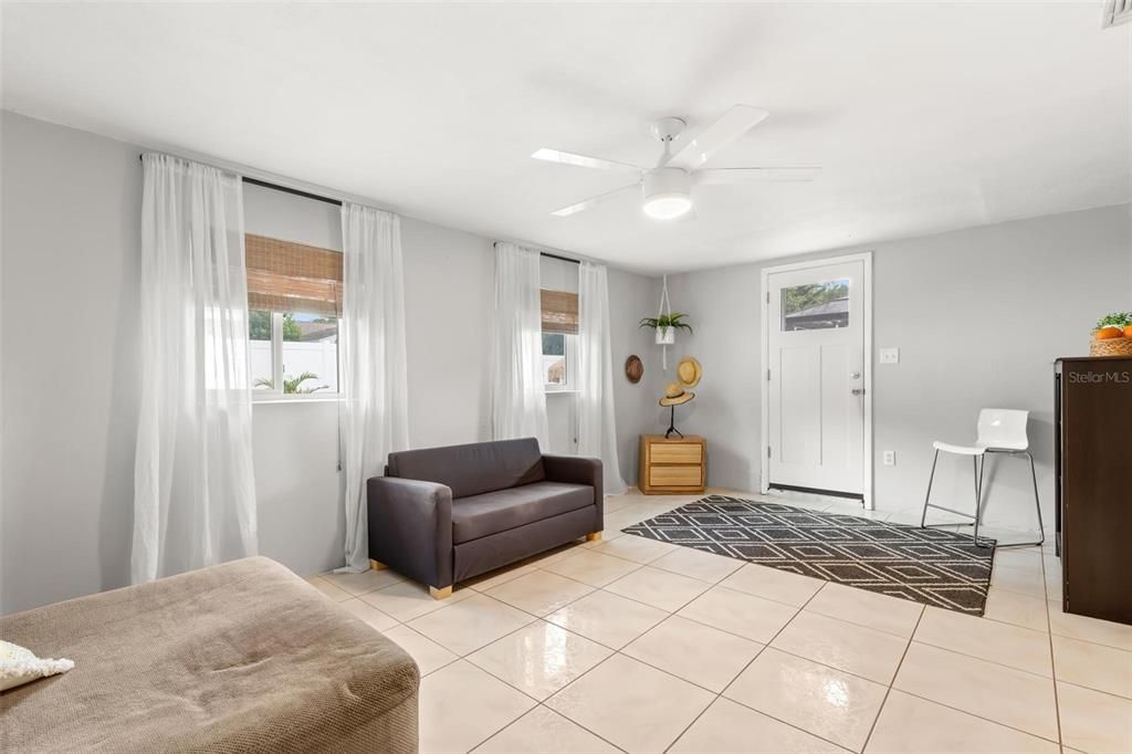Recently Sold: $689,000 (3 beds, 2 baths, 1674 Square Feet)