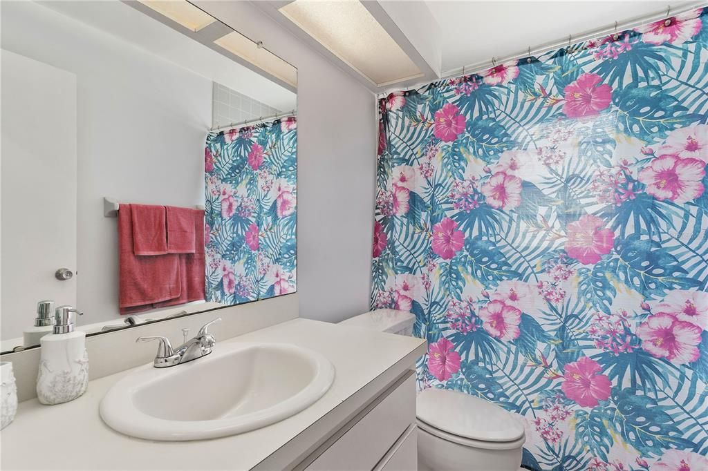 最近售出: $270,000 (3 贝兹, 2 浴室, 1628 平方英尺)