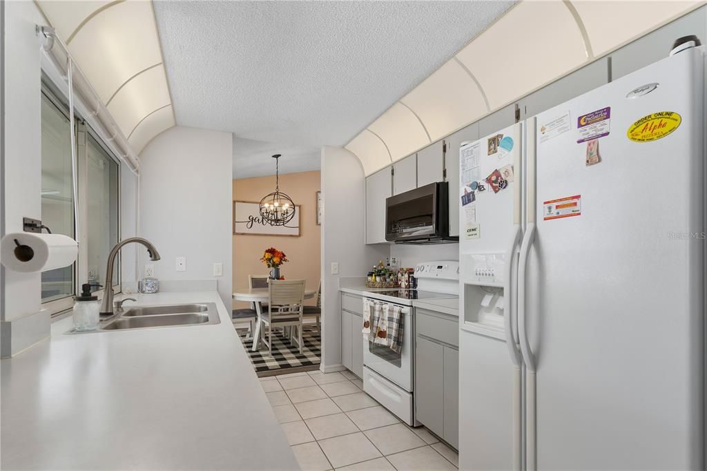 Recently Sold: $270,000 (3 beds, 2 baths, 1628 Square Feet)