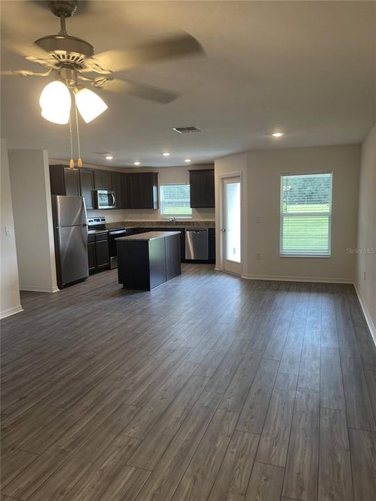 Recently Rented: $1,925 (3 beds, 2 baths, 1731 Square Feet)