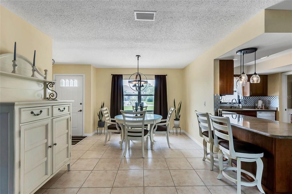 Recently Sold: $355,000 (2 beds, 2 baths, 1686 Square Feet)