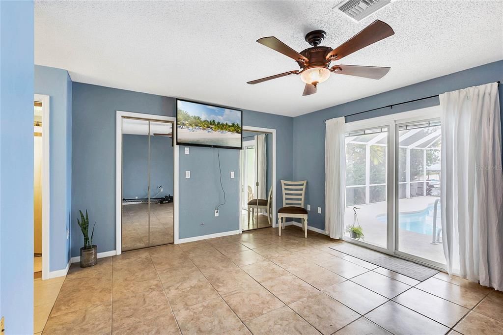 Recently Sold: $355,000 (2 beds, 2 baths, 1686 Square Feet)