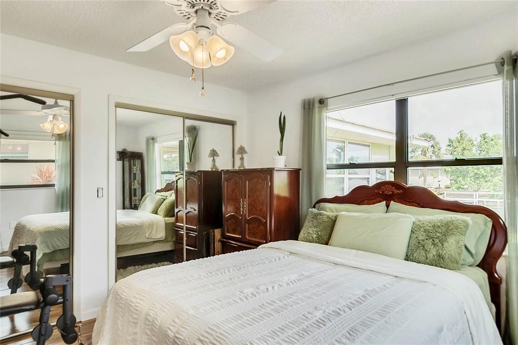 Recently Sold: $355,000 (2 beds, 2 baths, 1686 Square Feet)