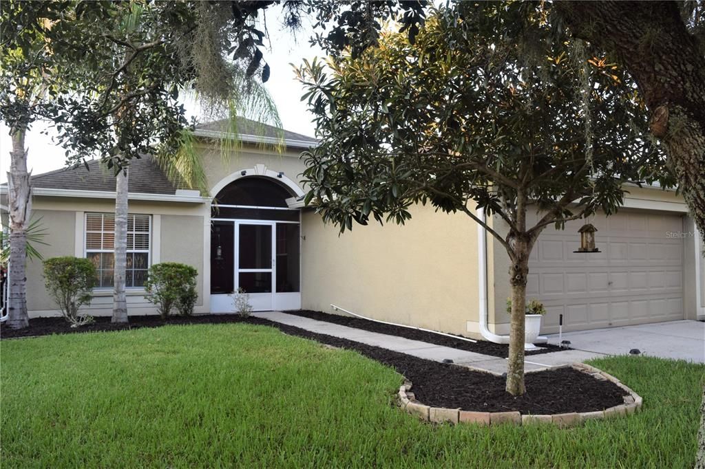 Recently Sold: $220,000 (3 beds, 2 baths, 1390 Square Feet)