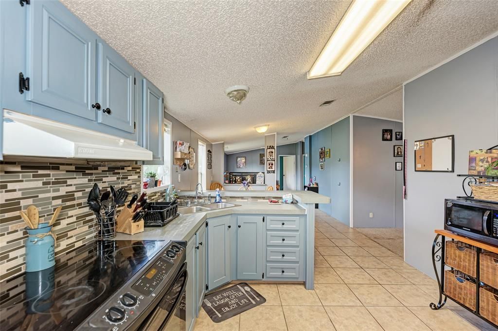 Recently Sold: $385,000 (4 beds, 2 baths, 1440 Square Feet)
