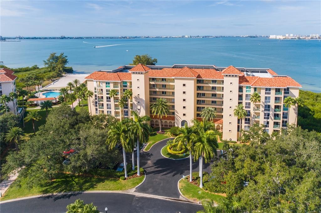 Recently Sold: $875,000 (2 beds, 2 baths, 1625 Square Feet)