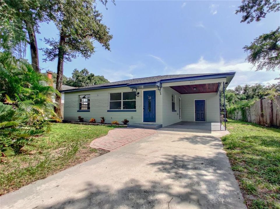 Recently Sold: $315,000 (2 beds, 1 baths, 928 Square Feet)