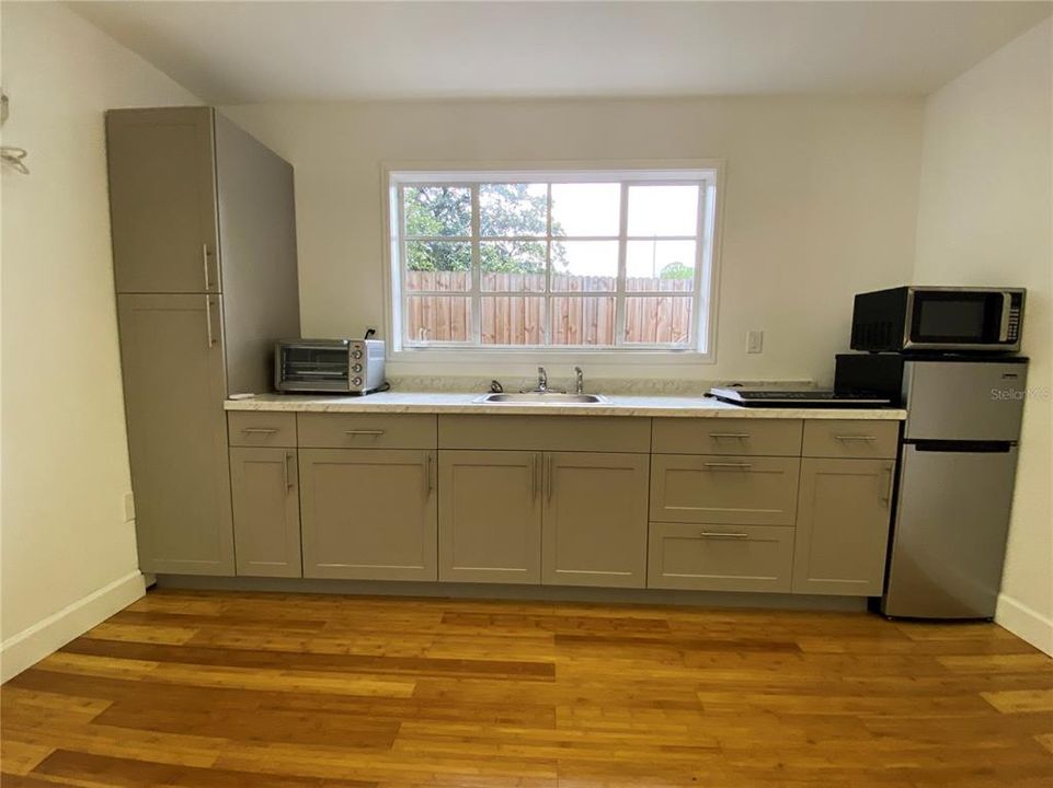 Recently Rented: $725 (0 beds, 1 baths, 308 Square Feet)