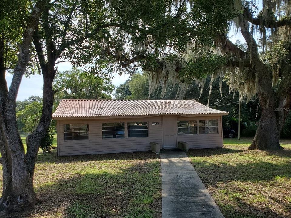 Recently Sold: $159,900 (2 beds, 1 baths, 1039 Square Feet)