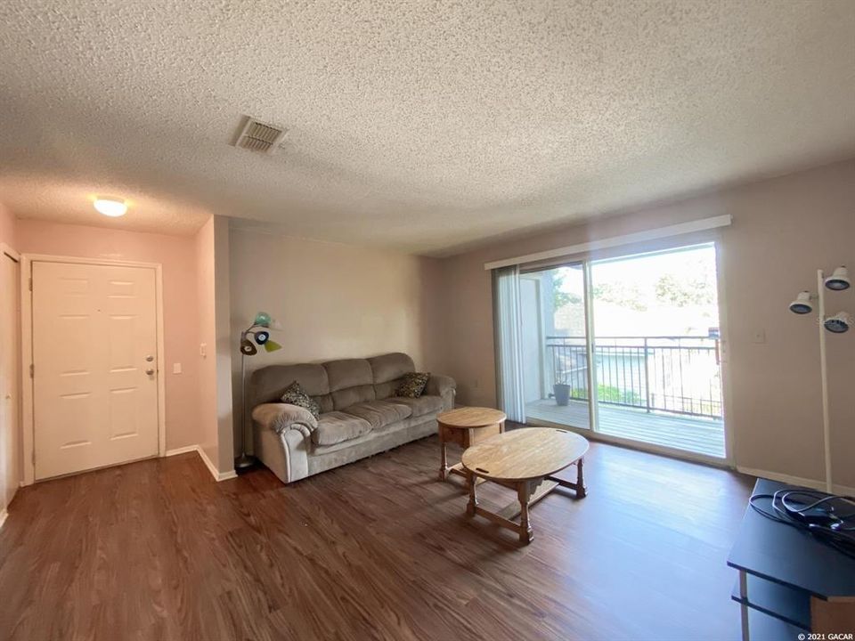 Recently Sold: $139,900 (2 beds, 2 baths, 950 Square Feet)