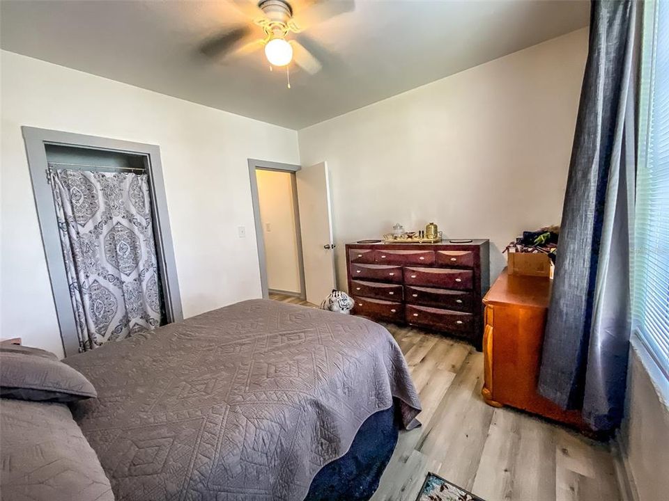 Recently Rented: $1,050 (2 beds, 1 baths, 972 Square Feet)