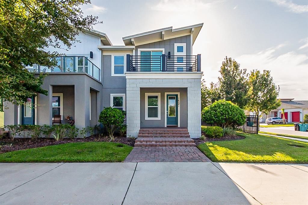 Recently Sold: $545,000 (3 beds, 2 baths, 1981 Square Feet)