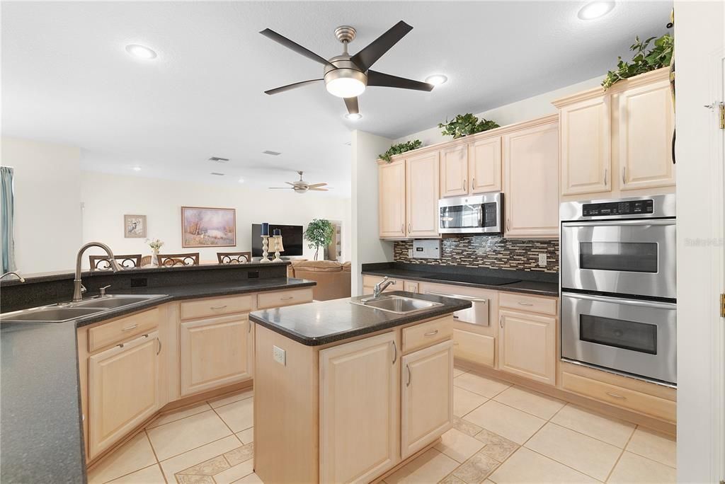 Kitchen with Warming Oven