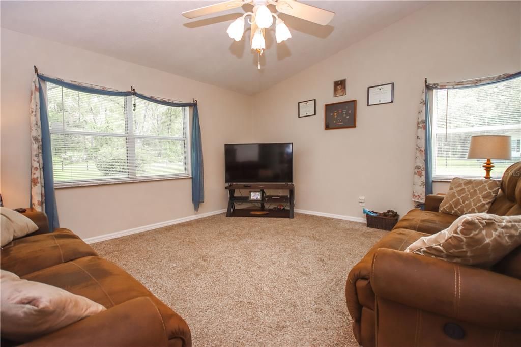 Recently Sold: $225,000 (2 beds, 2 baths, 1300 Square Feet)