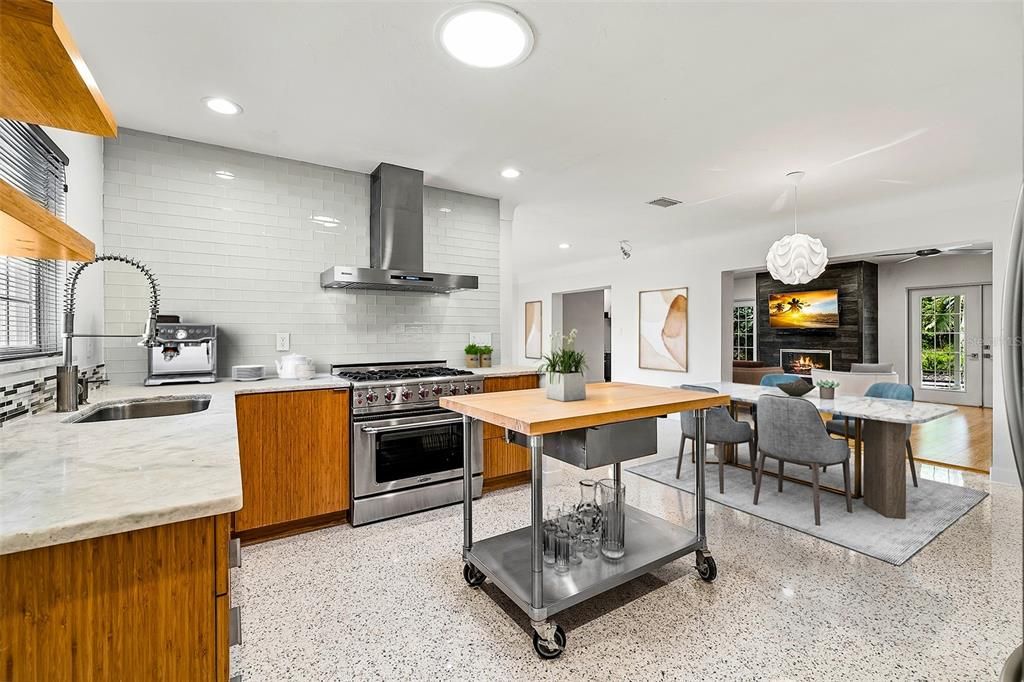 Recently Sold: $750,000 (3 beds, 2 baths, 1906 Square Feet)