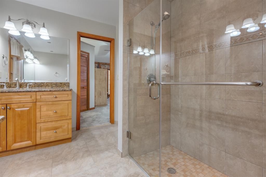 最近售出: $445,000 (3 贝兹, 2 浴室, 2927 平方英尺)