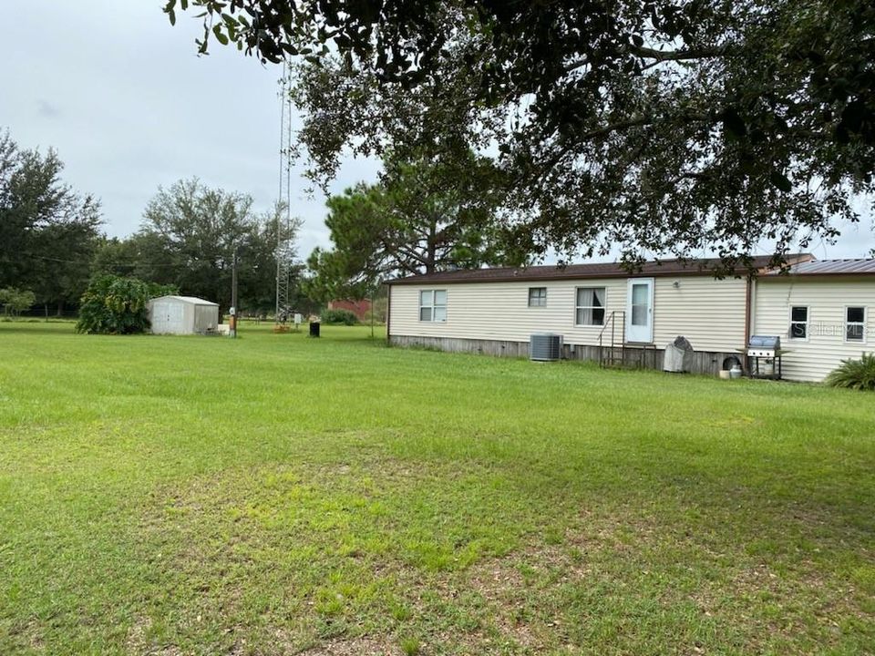 Recently Sold: $164,000 (3 beds, 2 baths, 1404 Square Feet)