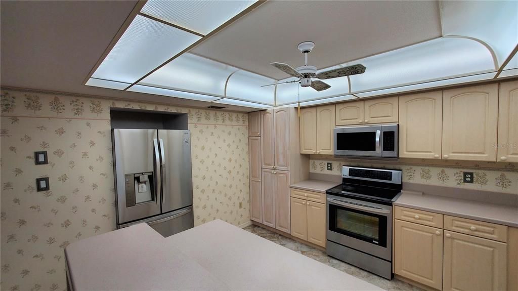 Deluxe Stainless Appliances