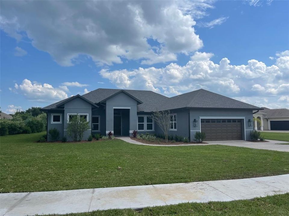 Recently Sold: $561,461 (3 beds, 3 baths, 2505 Square Feet)