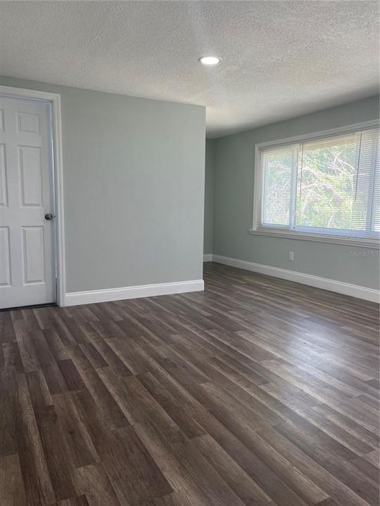 Recently Sold: $176,000 (3 beds, 2 baths, 1133 Square Feet)
