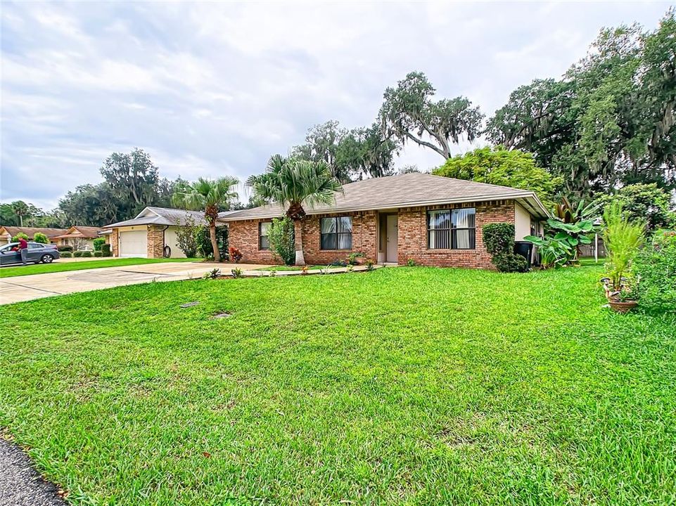 Recently Sold: $299,900 (5 beds, 3 baths, 2073 Square Feet)