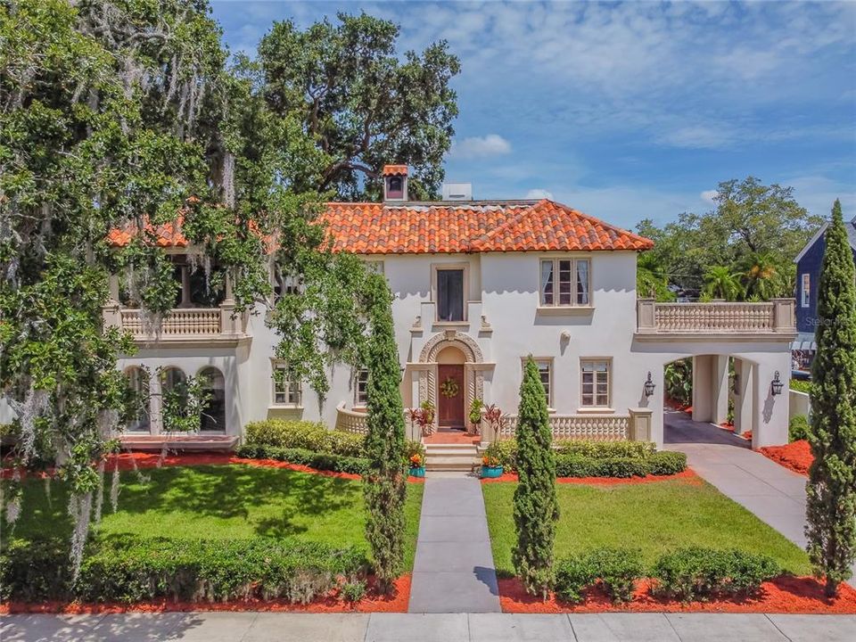 Recently Sold: $1,795,950 (5 beds, 3 baths, 3991 Square Feet)