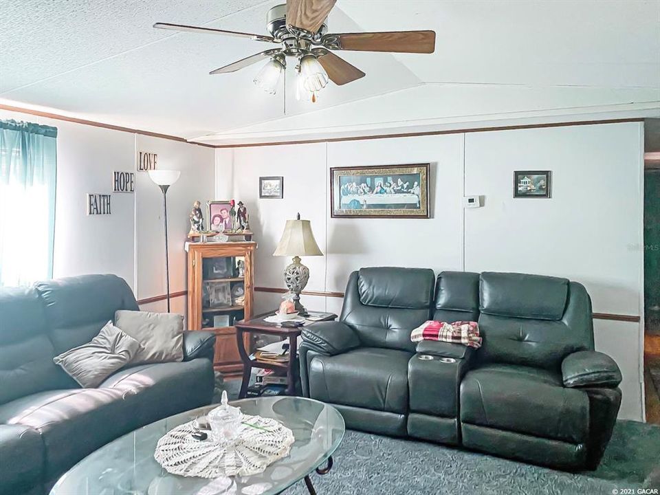 Recently Sold: $143,000 (3 beds, 2 baths, 1152 Square Feet)