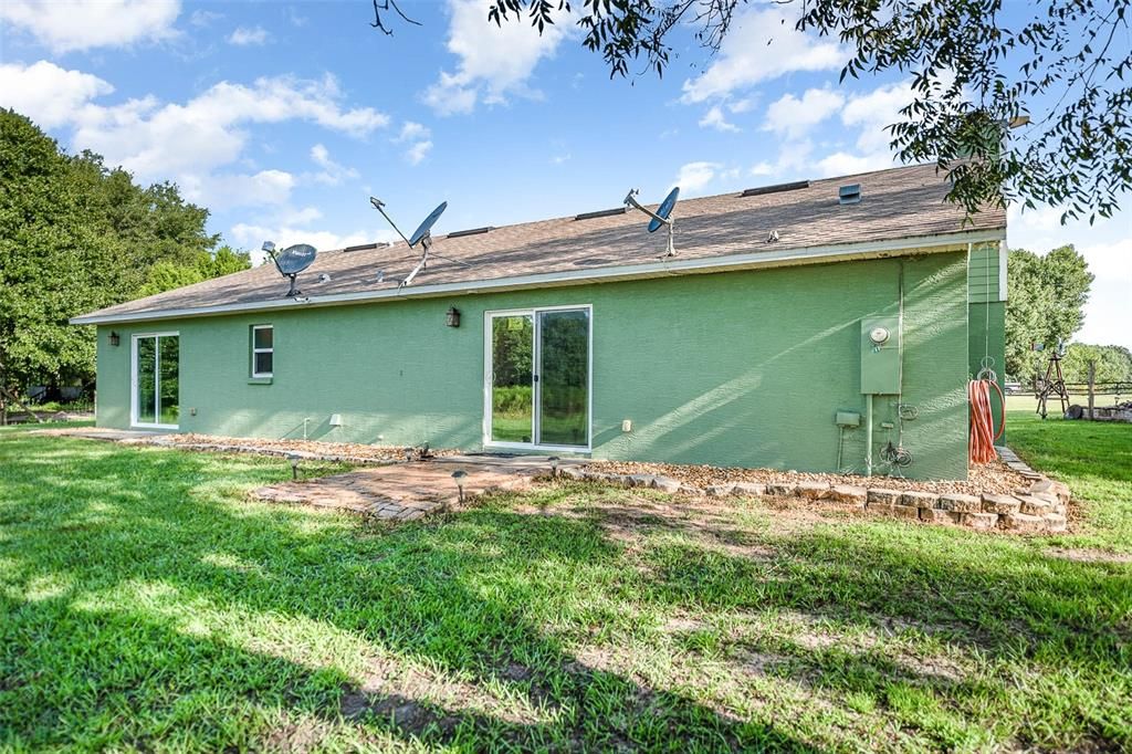 Recently Sold: $555,555 (3 beds, 2 baths, 1792 Square Feet)