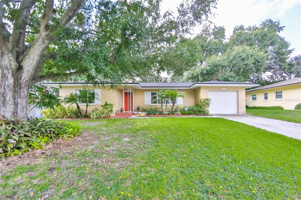 Recently Sold: $275,000 (3 beds, 1 baths, 1308 Square Feet)