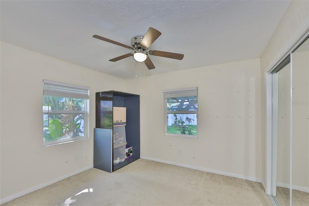 Recently Sold: $275,000 (3 beds, 1 baths, 1308 Square Feet)